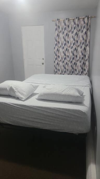 Room In A Beach House With King Size Bed In A Landlord Hosted Three Bedroom Apartment Νέα Υόρκη Εξωτερικό φωτογραφία